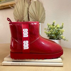 ★ NWOT UGG Womens Classic Clear Mini Boot in Red